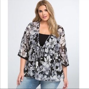 New torrid floral plus size tie front baby doll top size 0 women